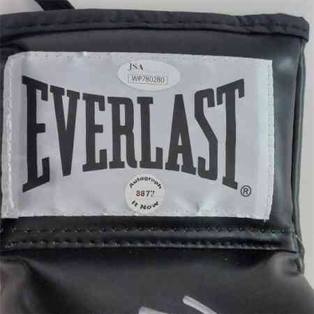 Mike Tyson Signierter Everlast Black Boxing Glove