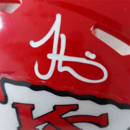 Tyreek Hill Signierter KC Chiefs Mini Helm