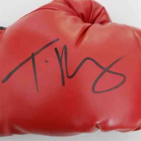 Tyson Fury Signierter Rot Boxing Glove